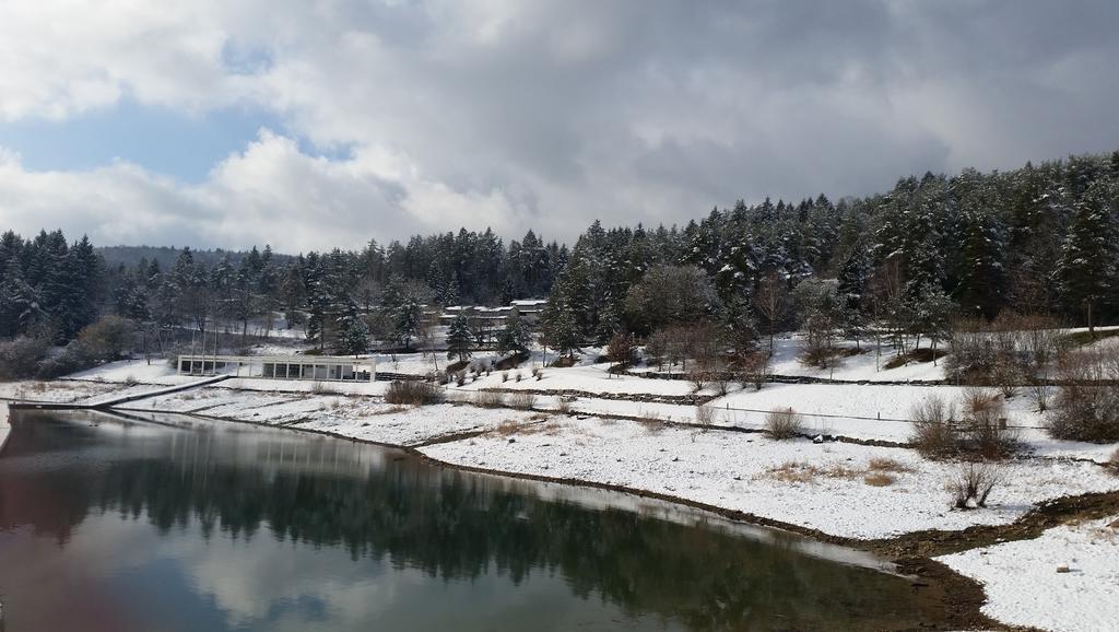 Vvf Jura Lac De Vouglans Maisod Exterior foto